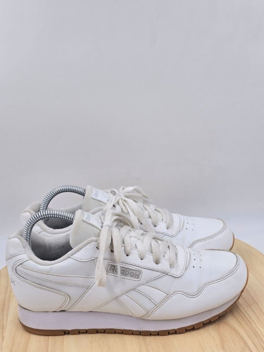 Reebok Women’s Classic Run Harmon White Low Gum Casual Shoes CM9940 Size 8